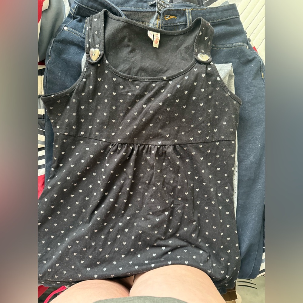 Black Heart Patterned Sleeveless Top